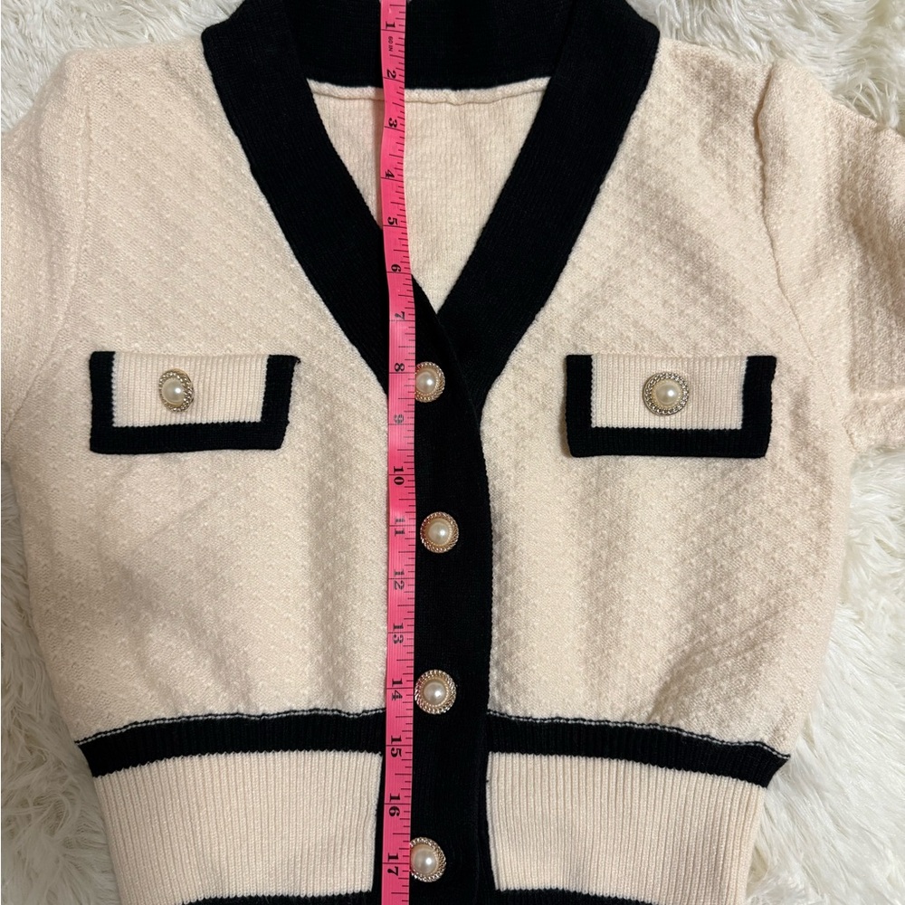 Elegant Black and Cream Women's Cardigan - Picture 7 of 9